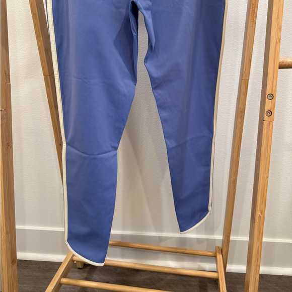 Spiritual Gangster Lavender Leggings - Picture 6 of 8